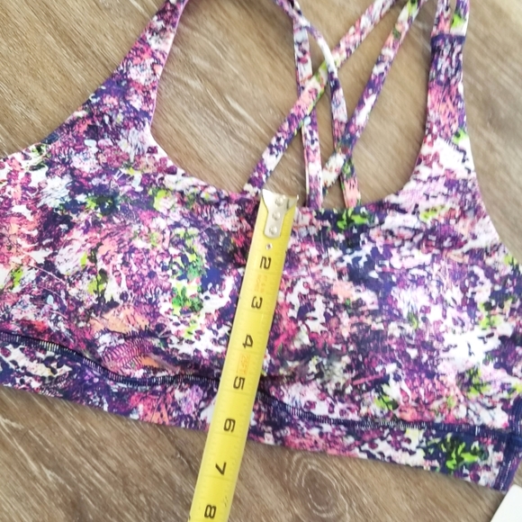 Lululemon Energy Sports Bra Seawheeze Multi Print Strappy Athleisure Yoga NWT - Picture 10 of 12